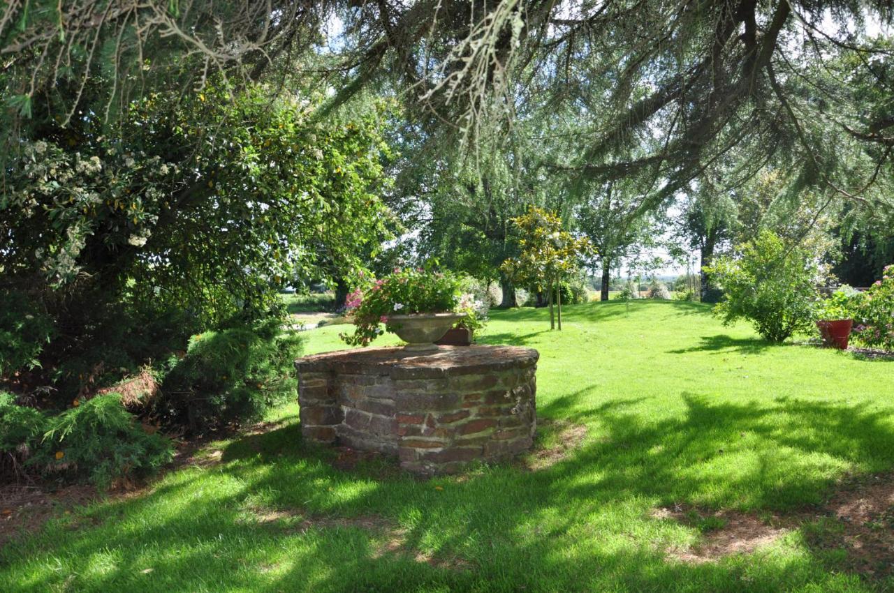 Perrault Gites Loscouet-sur-Meu エクステリア 写真