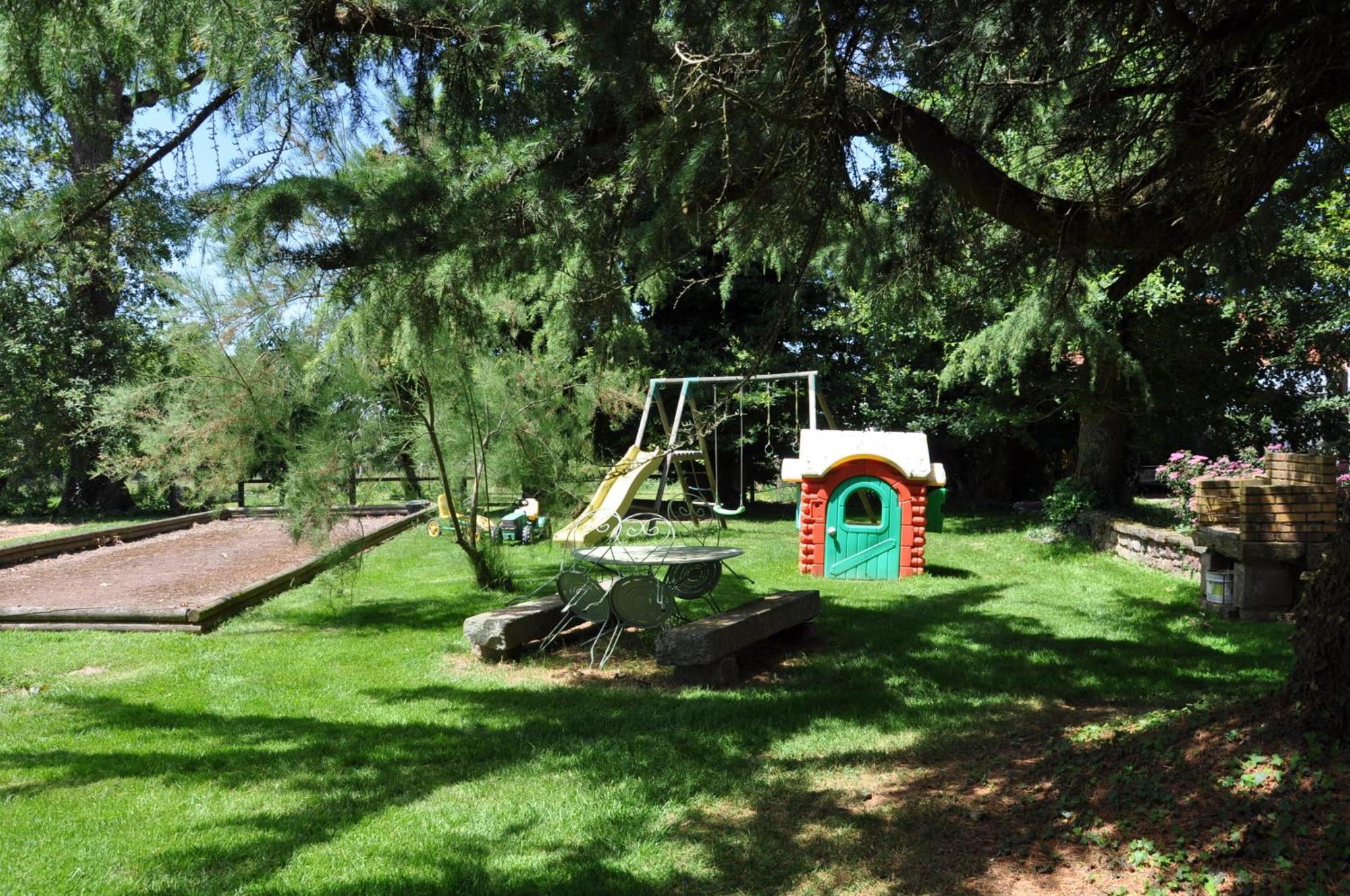 Perrault Gites Loscouet-sur-Meu エクステリア 写真